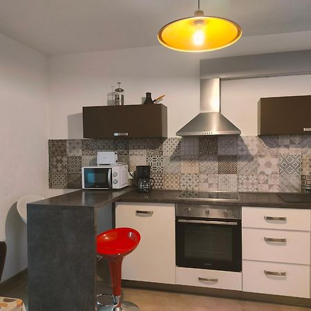 Odessa Mama Apartment Bijela Ngoại thất bức ảnh