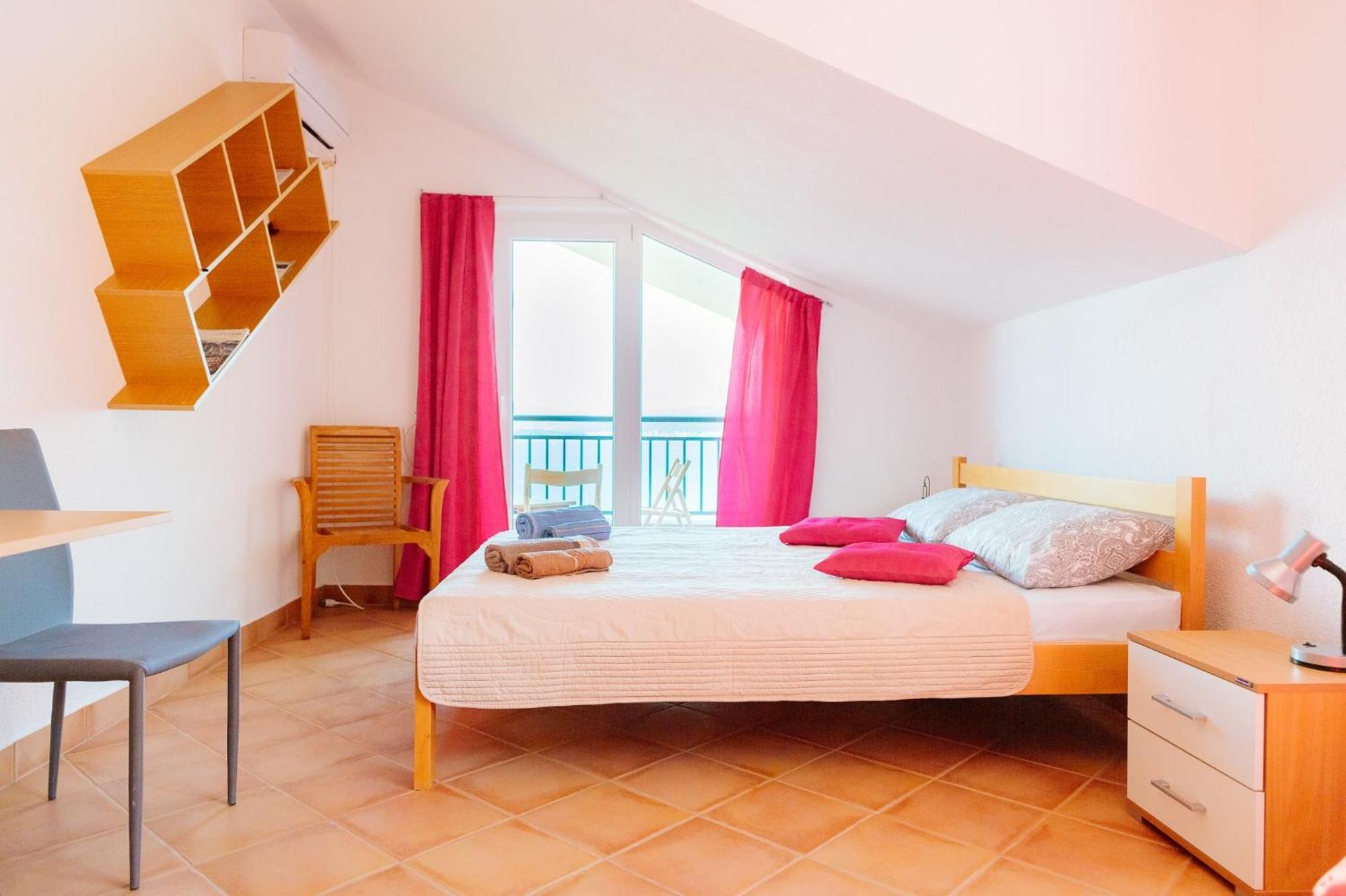Odessa Mama Apartment Bijela Phòng bức ảnh