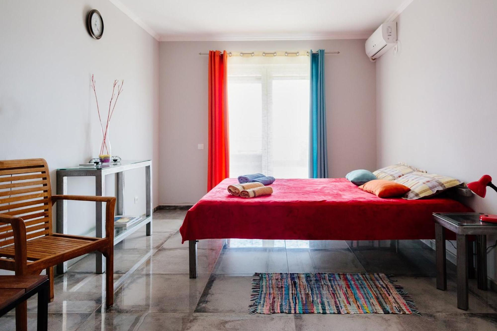 Odessa Mama Apartment Bijela Phòng bức ảnh