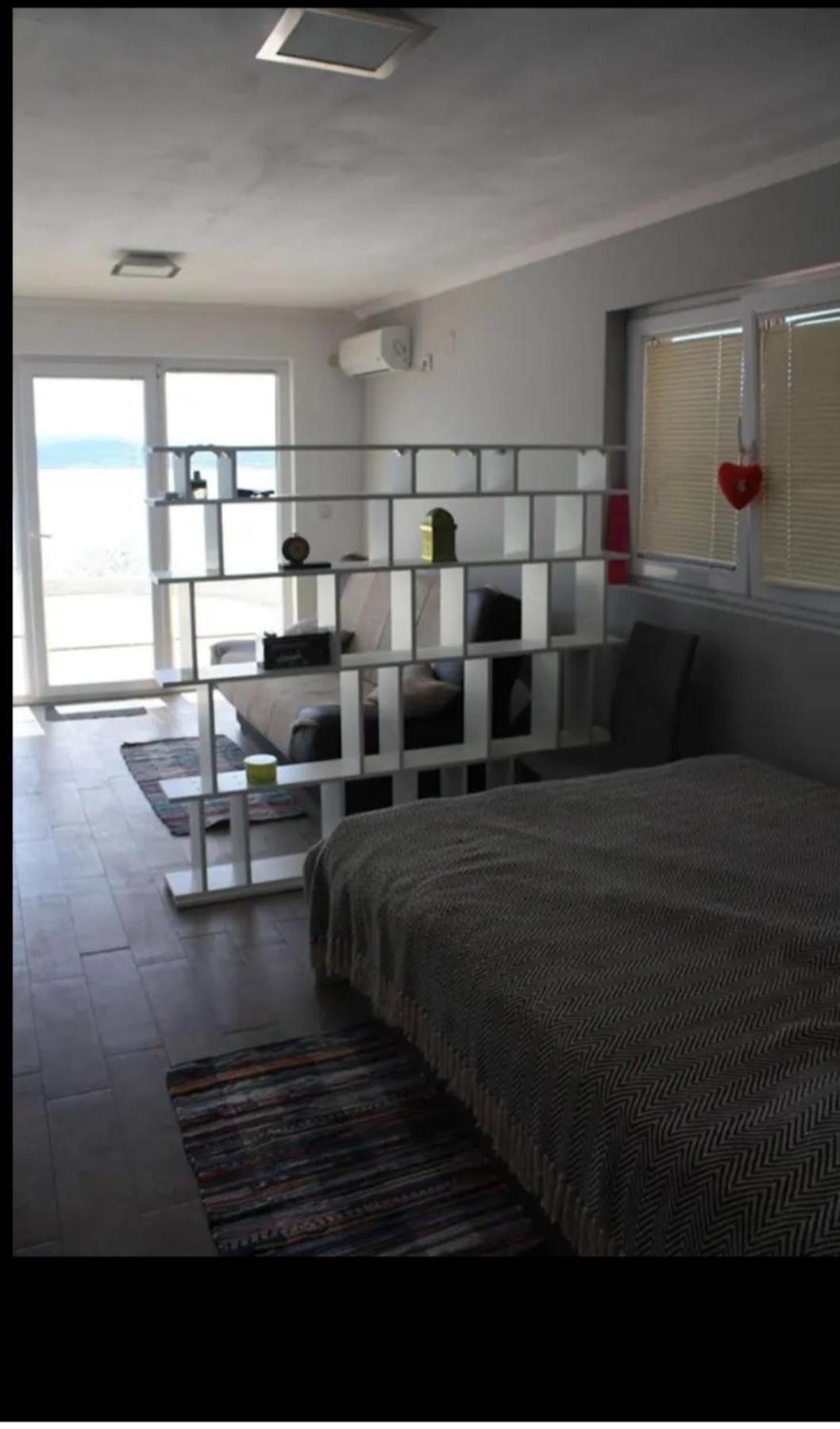 Odessa Mama Apartment Bijela Ngoại thất bức ảnh