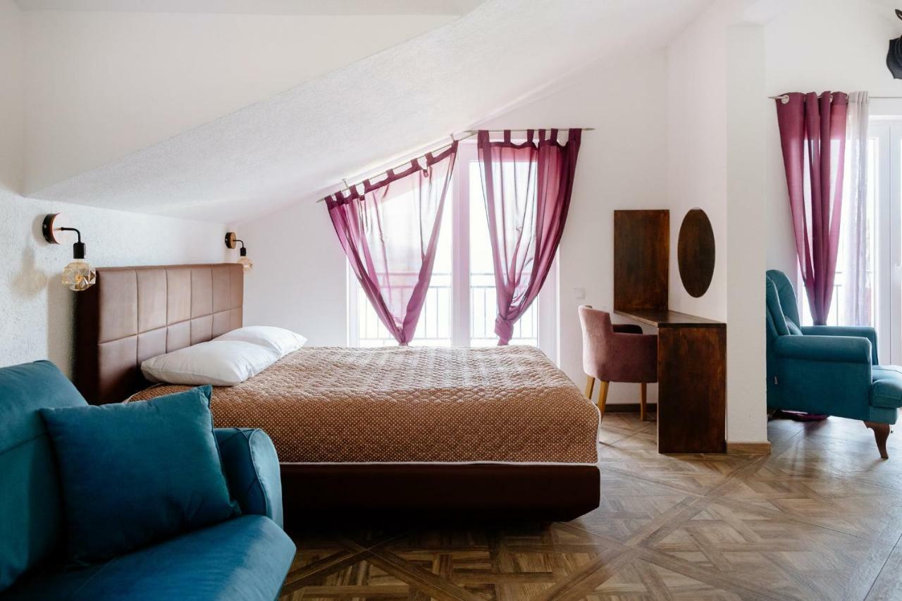 Odessa Mama Apartment Bijela Ngoại thất bức ảnh
